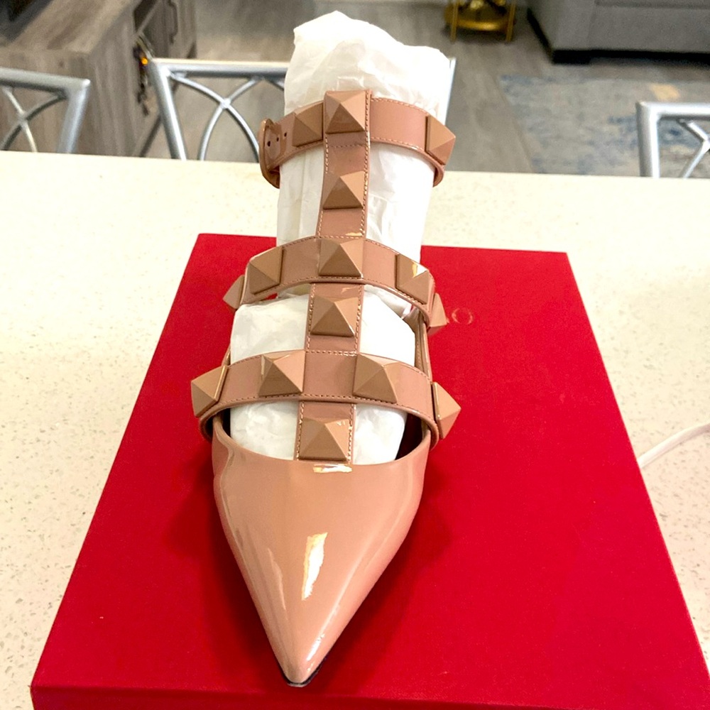 Valentino Roman Stud flats